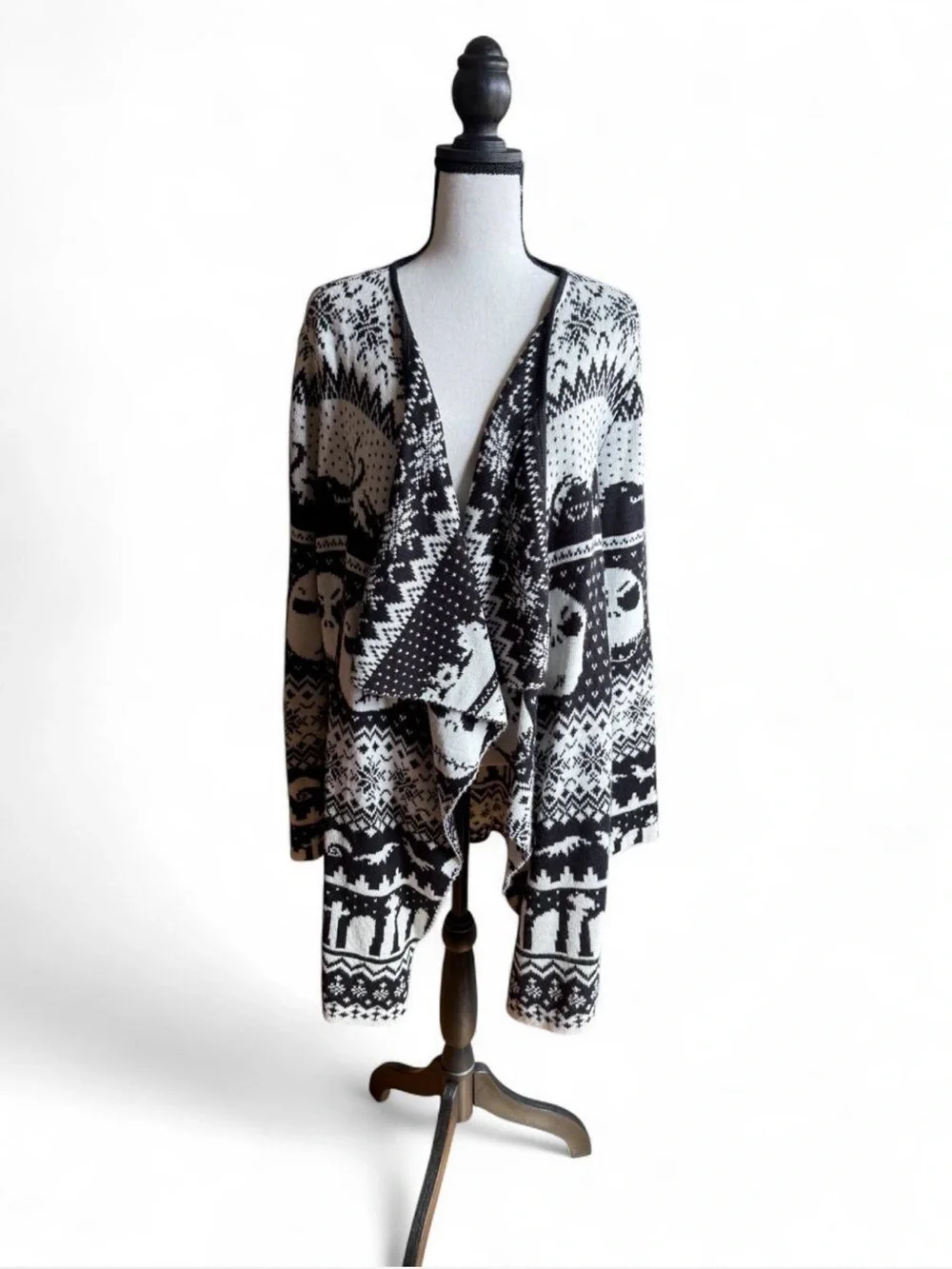 Disney Nightmare Before Christmas Cardigan XL Hot Topic Jack Skellington